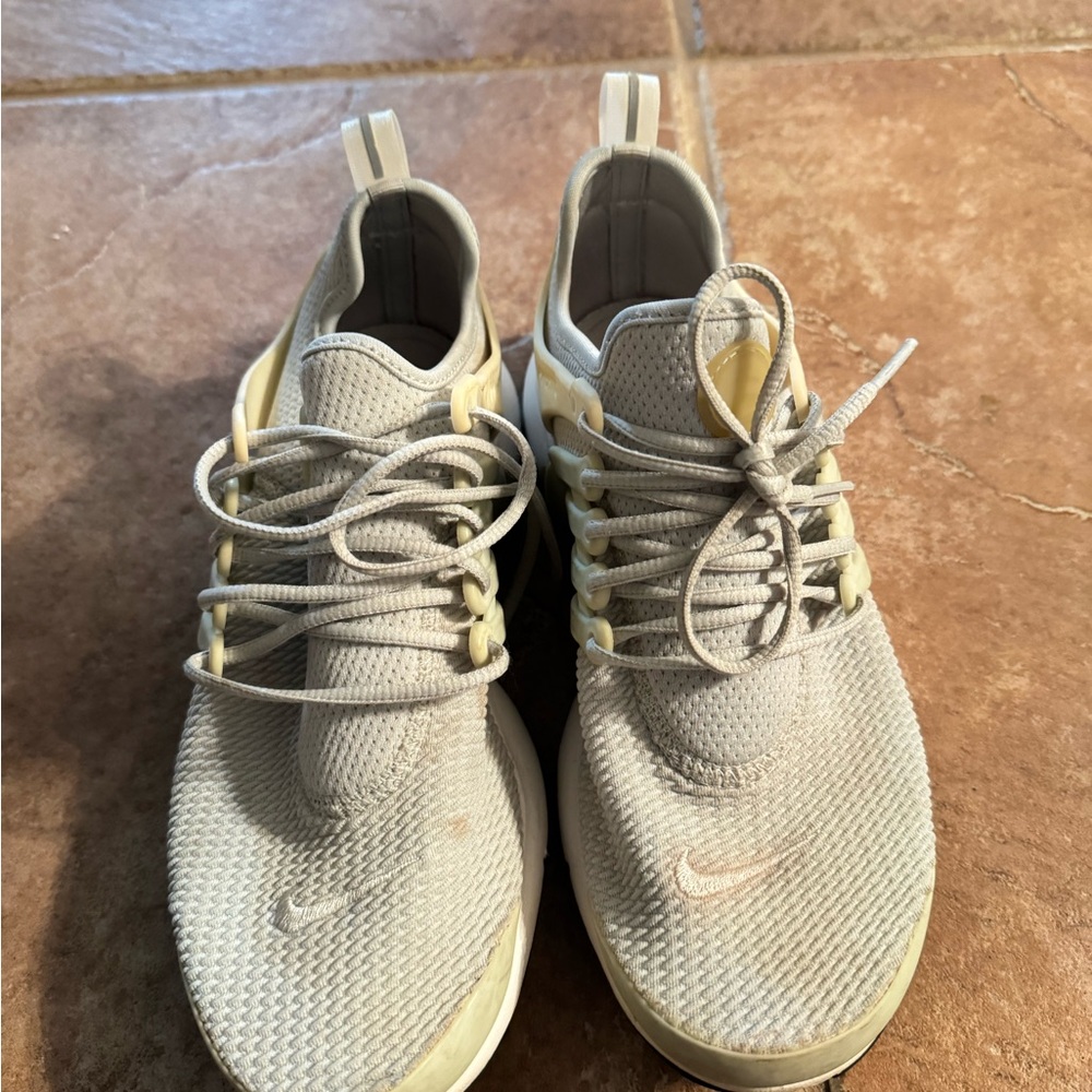 Nike Air Presto Women’s Sneakers
